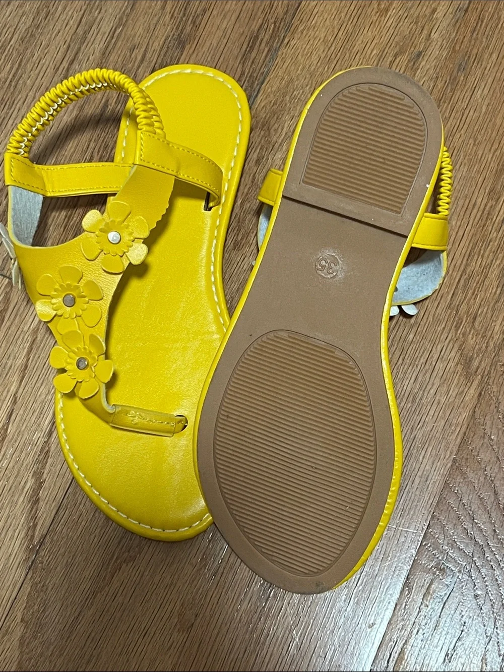SHEIN Yellow Floral T-Strap Kids Sandals
